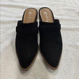 Wonderly Black Braided Pointed-Toe Mules